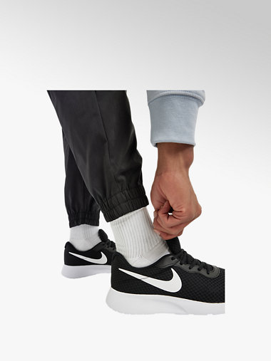 NIKE Sneaker TANJUN in Schwarz DEICHMANN AT